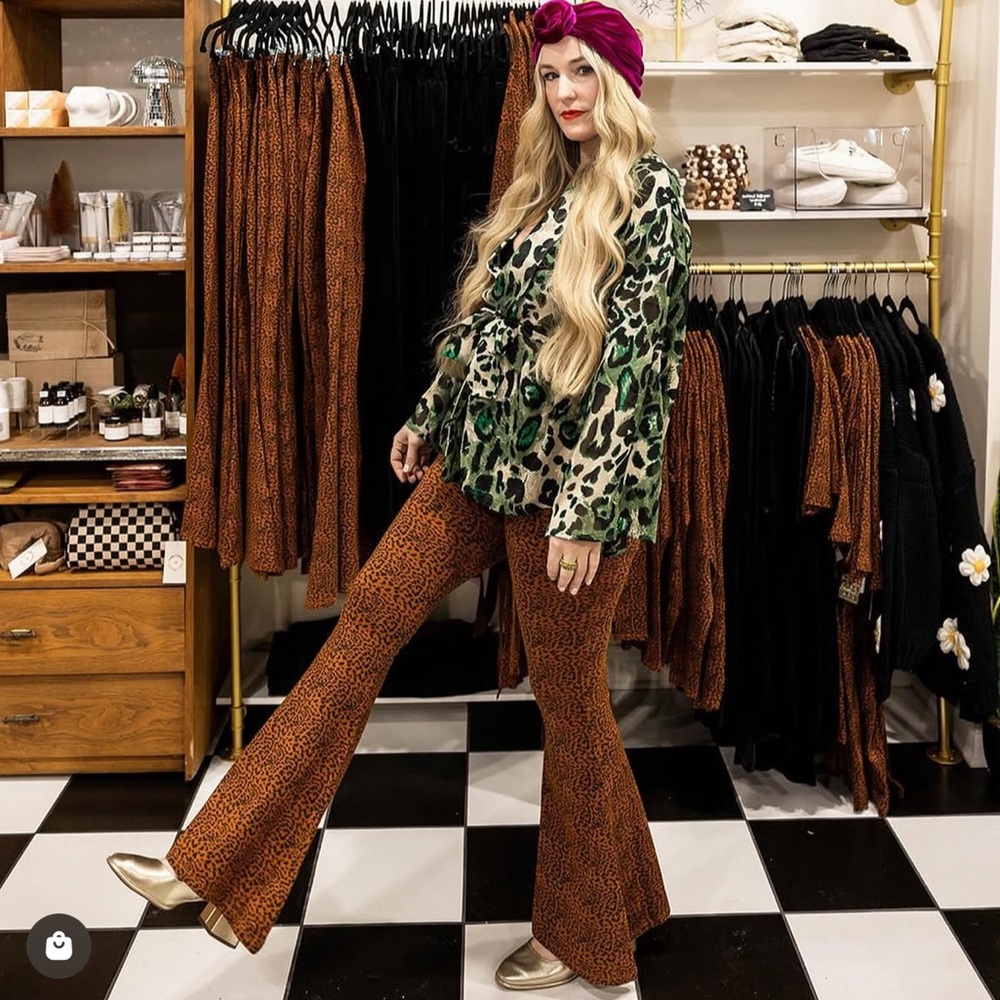 ISO Vada Winter Estelle Pants in Cheetah! - Picture 2 of 3